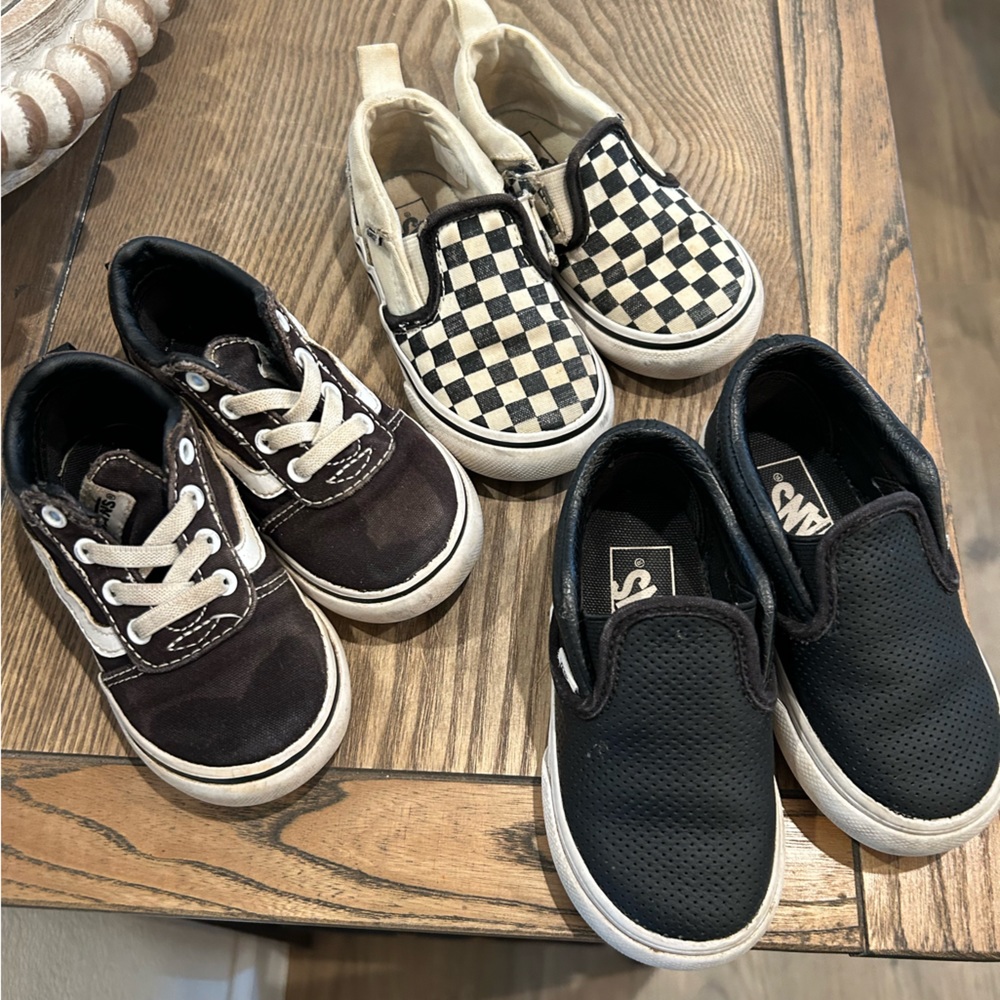 Toddler vans size 6 (3 pairs)
